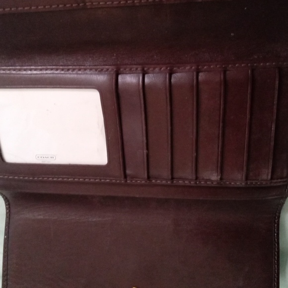 Vintage Tan Coach wallet with space for checkbook - Picture 7 of 7